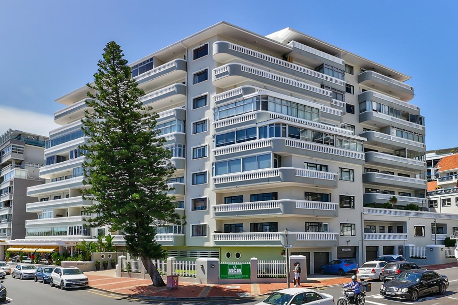 1 Bedroom Property for Sale in Sea Point Western Cape